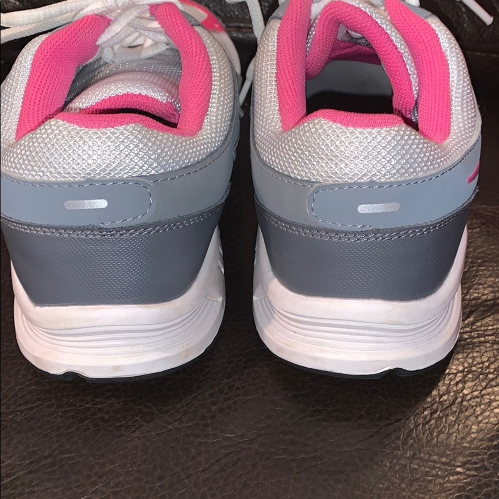 EUC Nike Pink/gray shoes... in great condition - Picture 3 of 8